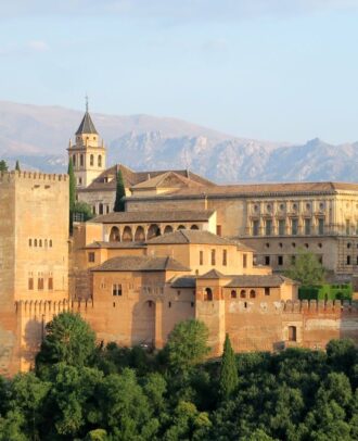 グラナダ観光 アルハンブラ宮殿 {{brizy_dc_image_alt imageSrc=